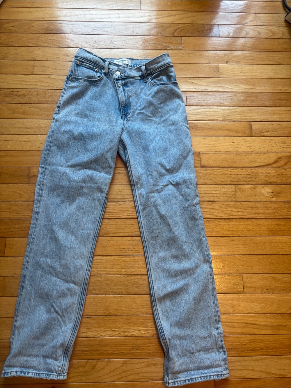 Abercrombie & Fitch Women's Straight-Leg Light Blue Jeans